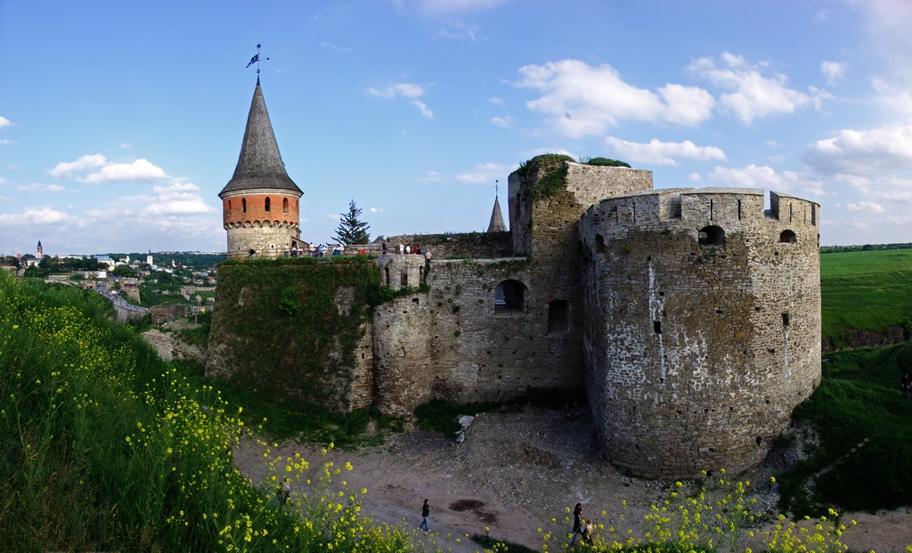 Мури та вежі Старої фортеці