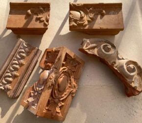 (Українська) Серед будівельного сміття в палаці у Деражні знайшли справжні скарби